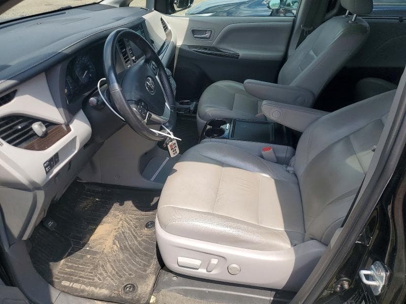 2018 TOYOTA SIENNA XLE PREMIUM 8-PASSENGER 7