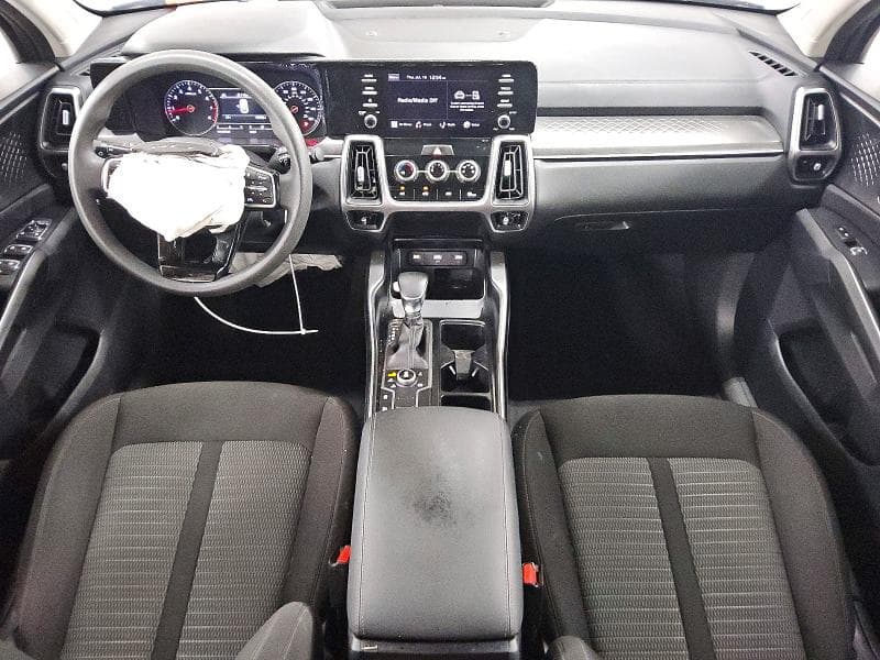 2022 KIA SORENTO LX 8