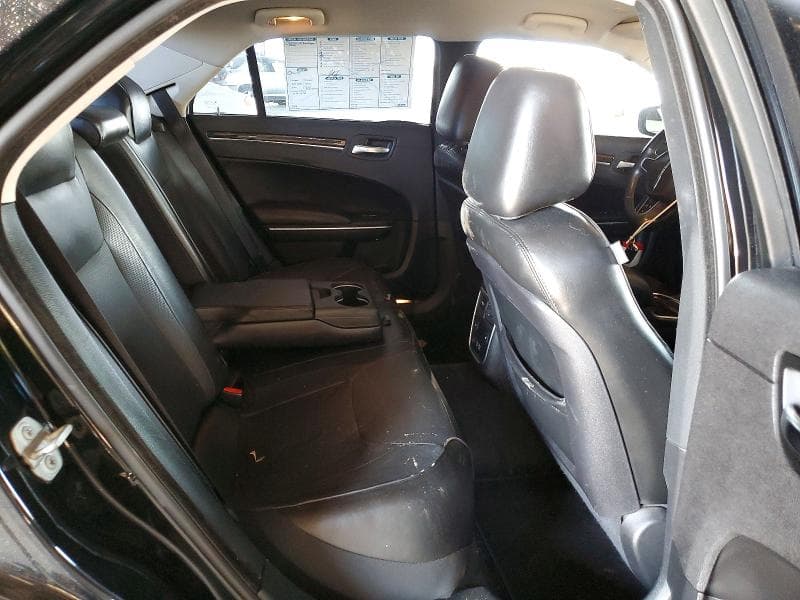 2018 CHRYSLER 300 LIMITED 10