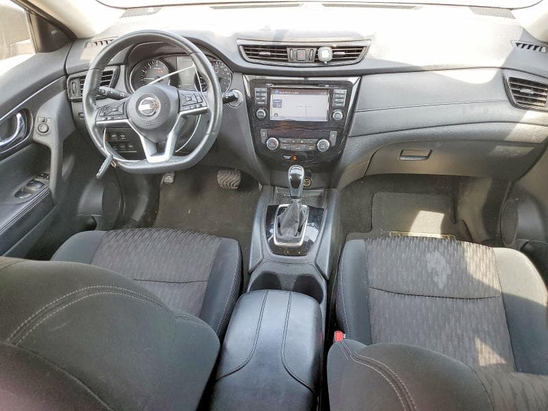 2017 NISSAN ROGUE SV 8