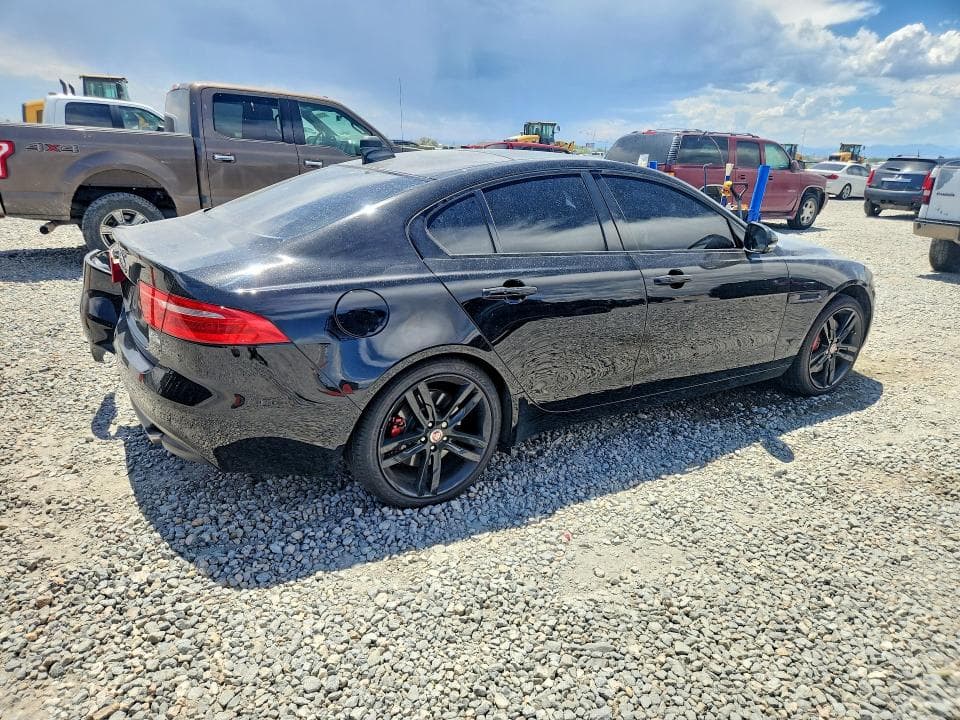 2017 JAGUAR XE PRESTIGE 3