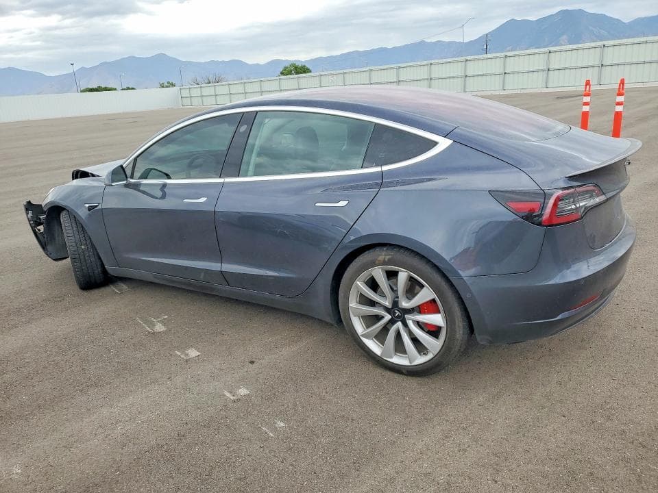 2018 TESLA MODEL 3 2