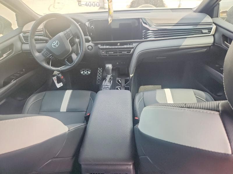 2026 TOYOTA CAMRY SE 8