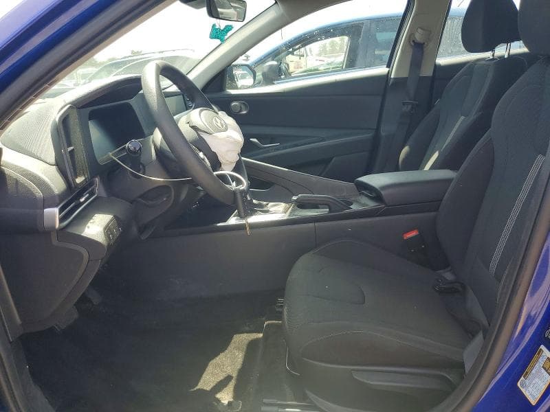 2025 HYUNDAI ELANTRA SE 7