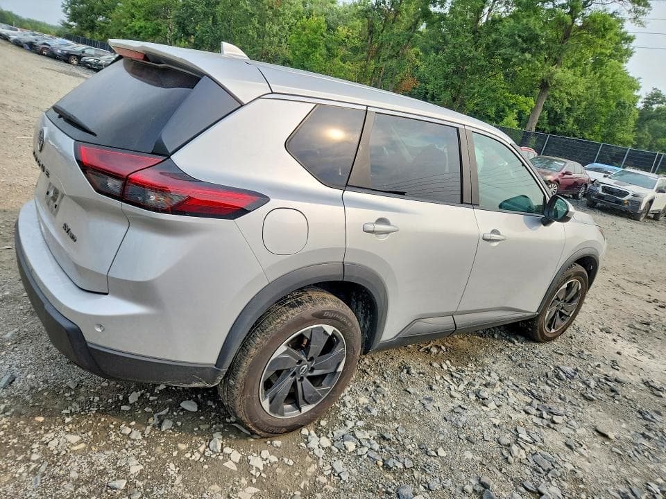 2024 NISSAN ROGUE SV 3