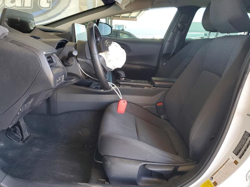 2024 TOYOTA PRIUS LE 7