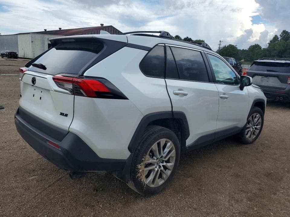 2024 TOYOTA RAV4 XLE PREMIUM 3