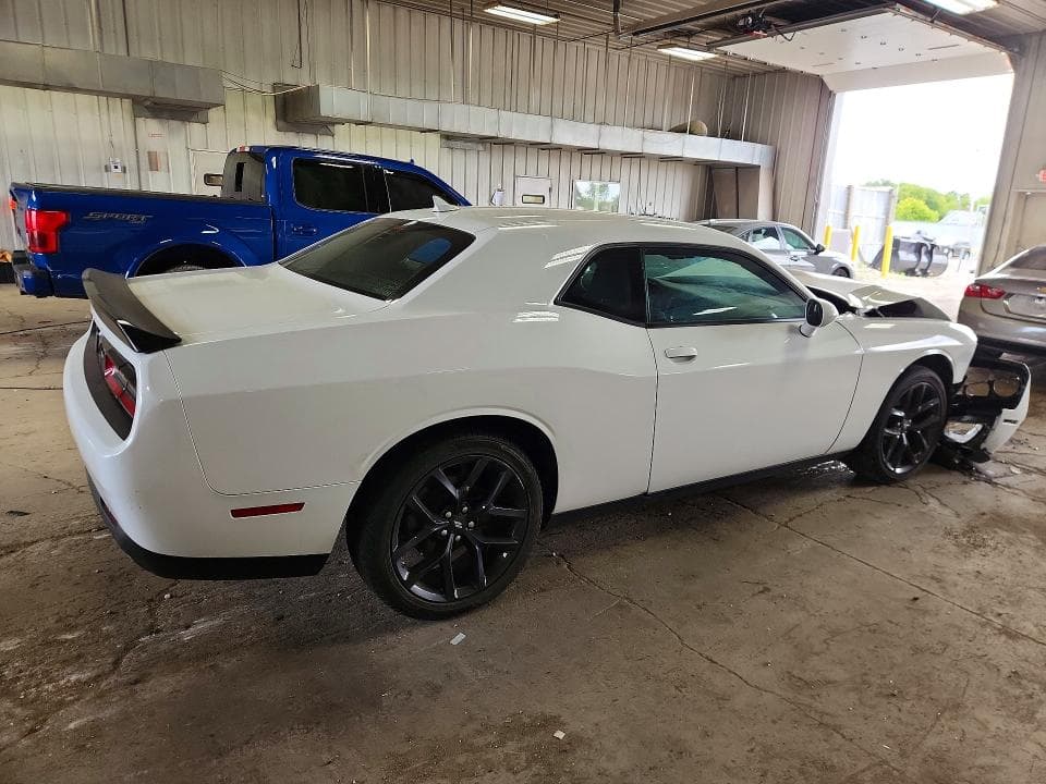 2022 DODGE CHALLENGER SXT 3