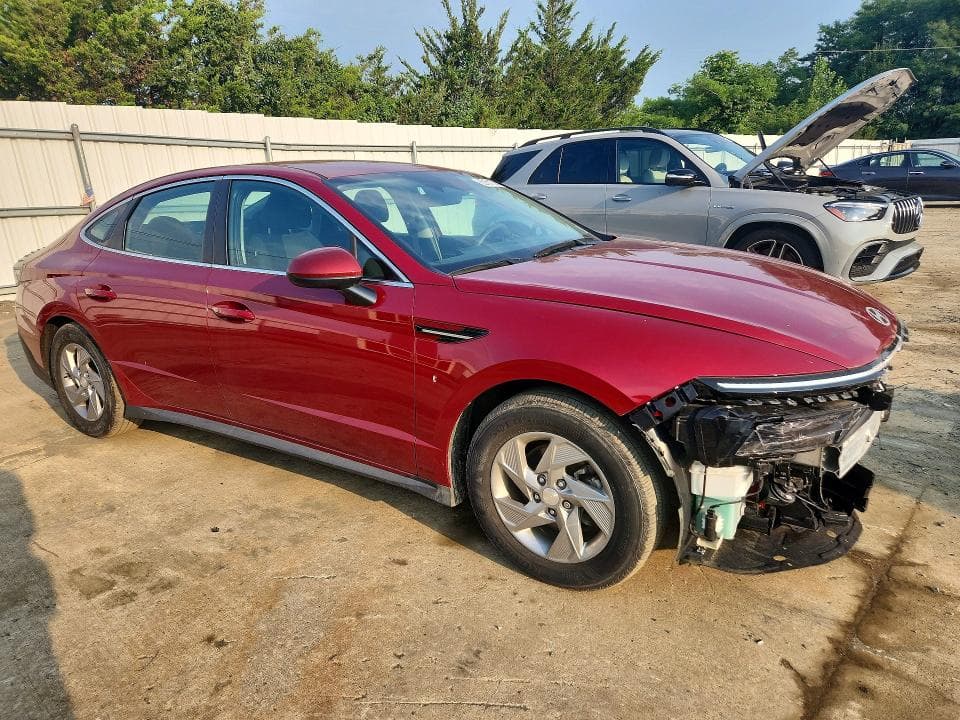 2025 HYUNDAI SONATA SE 4