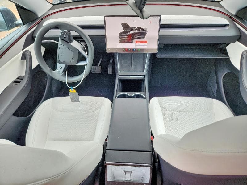 2026 TESLA MODEL Y 8