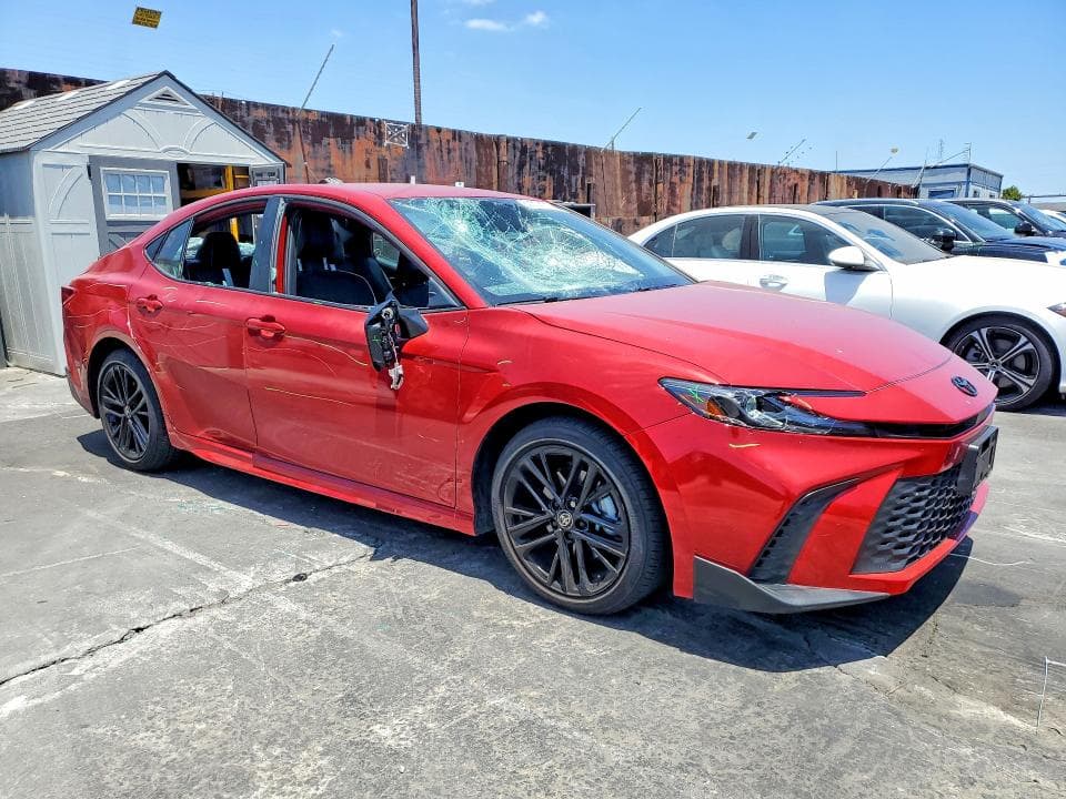 2025 TOYOTA CAMRY SE 4