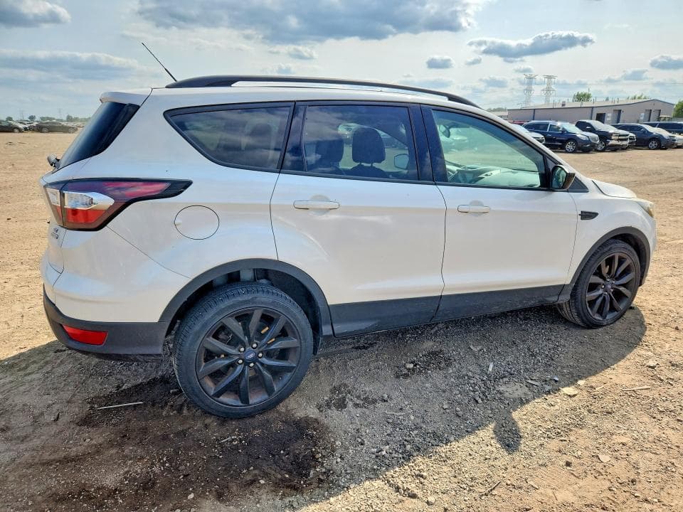 2017 FORD ESCAPE SE 3