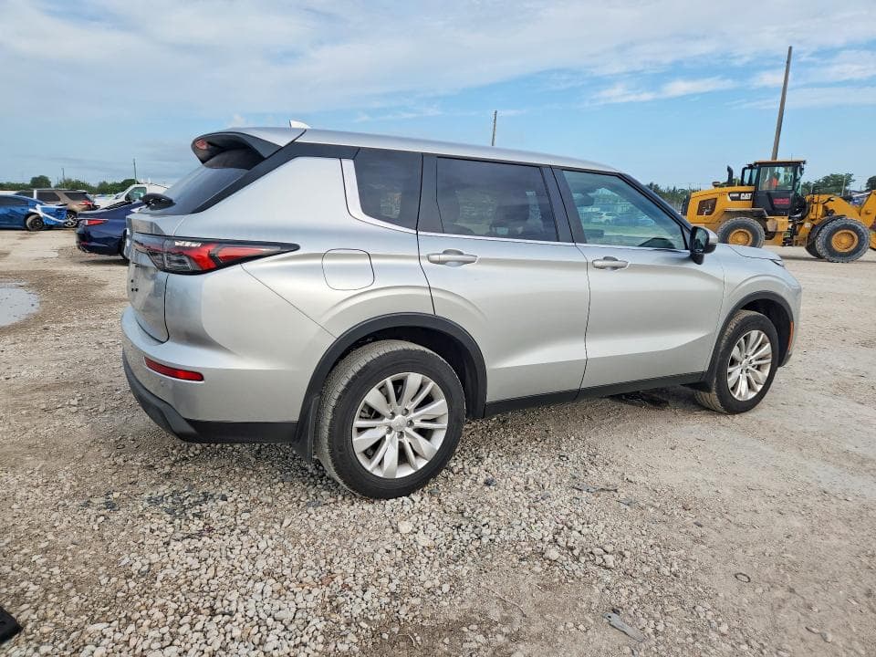 2025 MITSUBISHI OUTLANDER ES 3