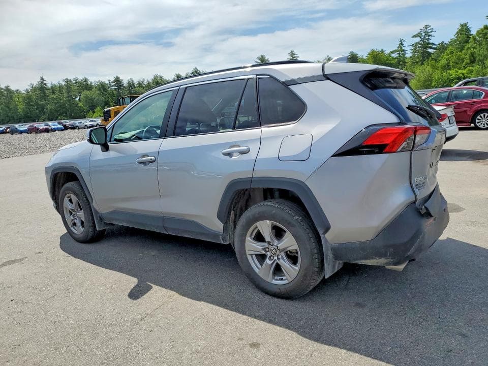 2025 TOYOTA RAV4 XLE 2