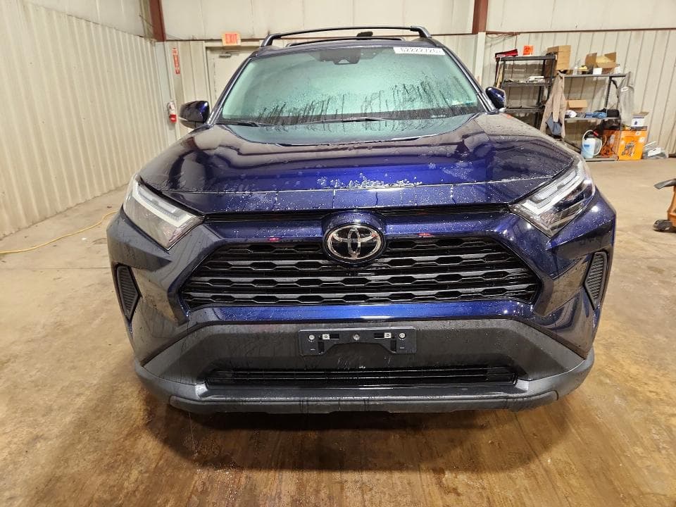 2025 TOYOTA RAV4 XLE 5