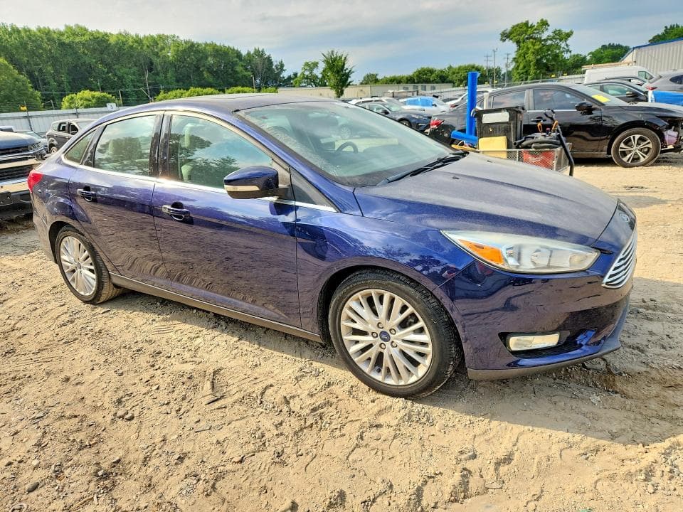 2017 FORD FOCUS TITANIUM 4