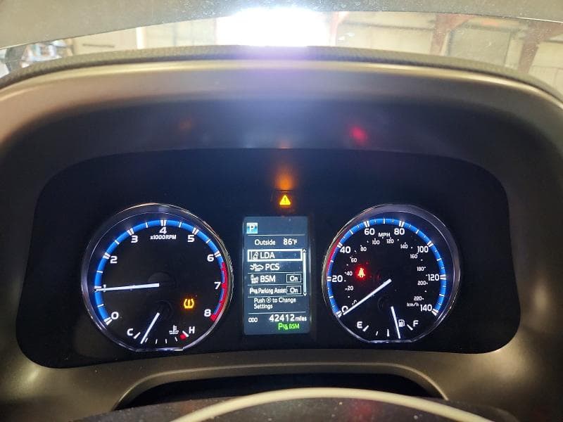 2017 TOYOTA RAV4 PLATINUM 9