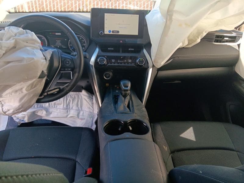 2023 TOYOTA VENZA LE 8