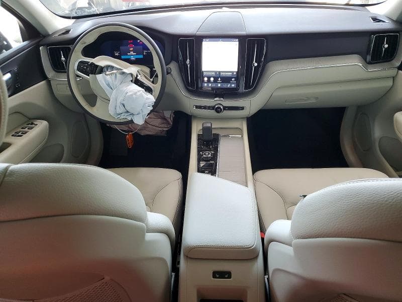 2025 VOLVO XC60 PLUS 8