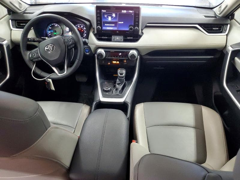 2020 TOYOTA RAV4 XLE PREMIUM 8