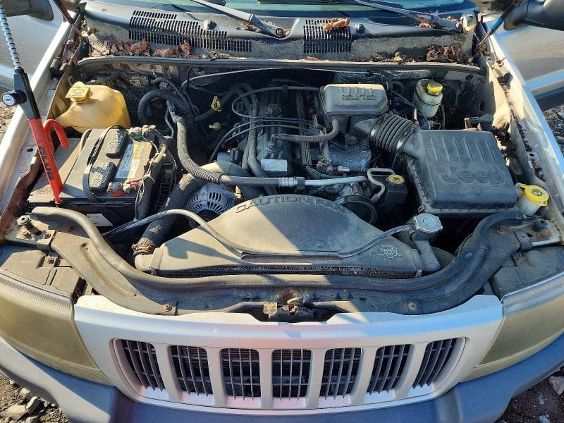 2024 JEEP GRAND CHEROKEE LAREDO 12