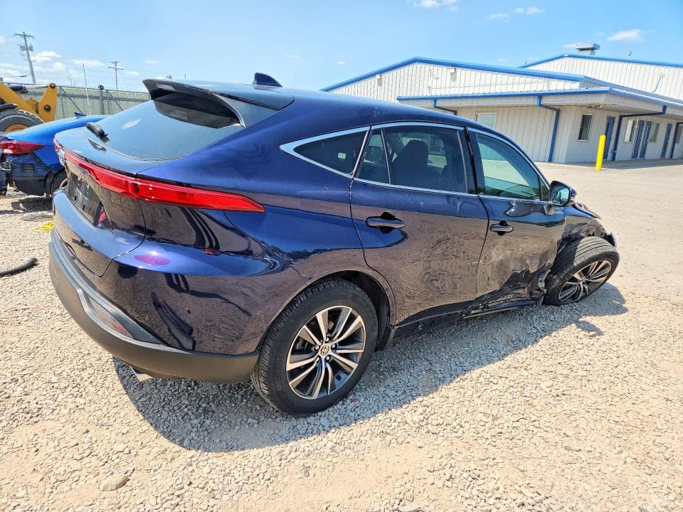 2023 TOYOTA VENZA LE 3