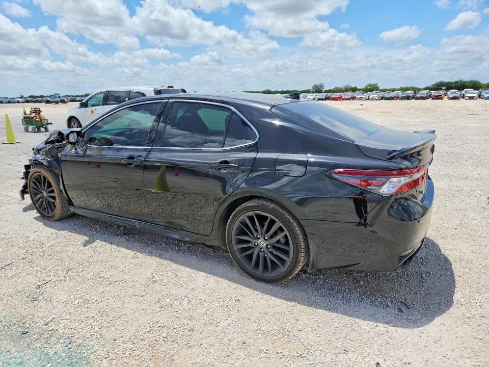 2022 TOYOTA CAMRY XSE 2