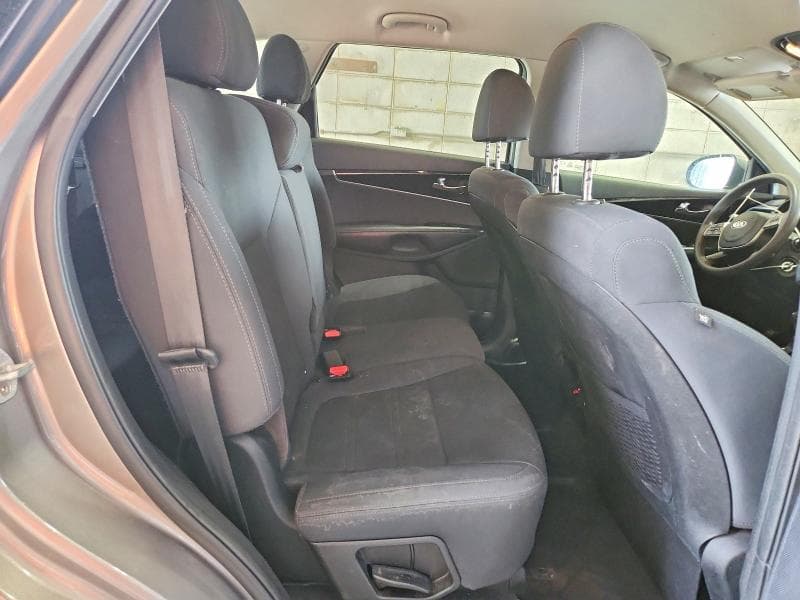 2019 KIA SORENTO LX V6 11