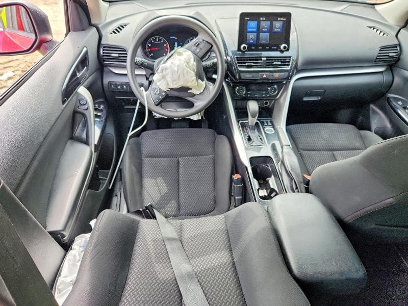 2023 MITSUBISHI ECLIPSE CROSS LE 8