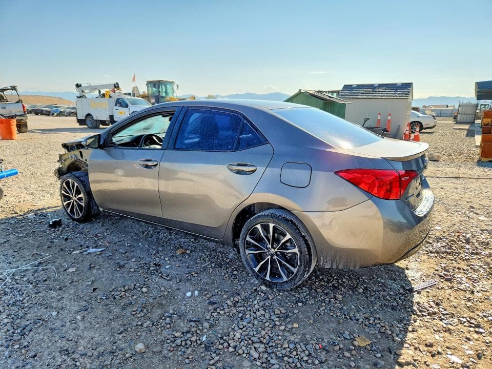 2017 TOYOTA COROLLA SE 2