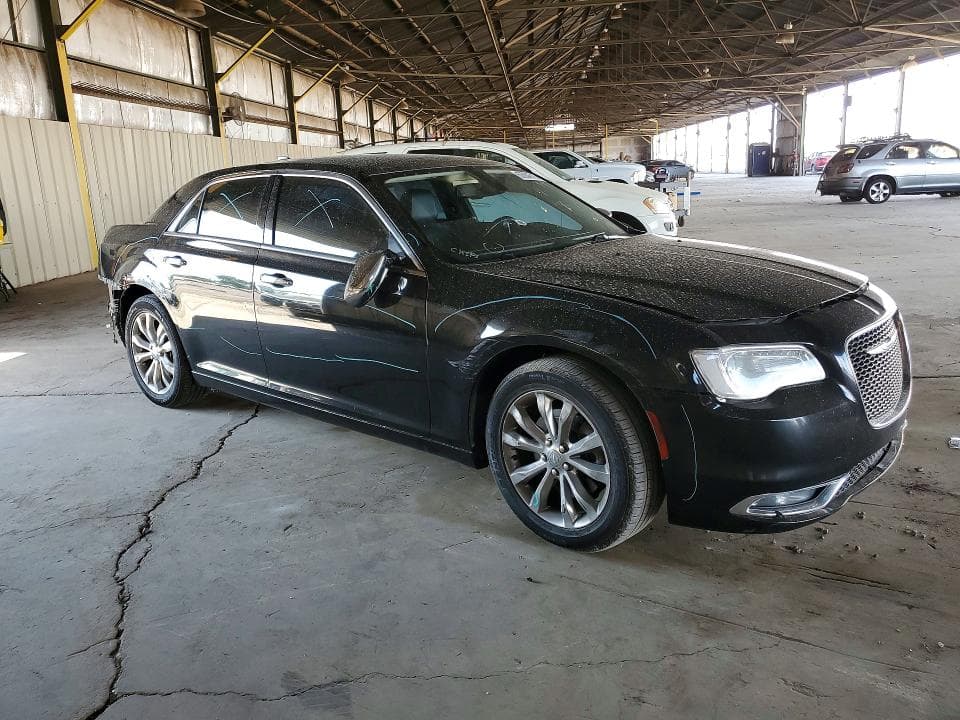2018 CHRYSLER 300 LIMITED 4