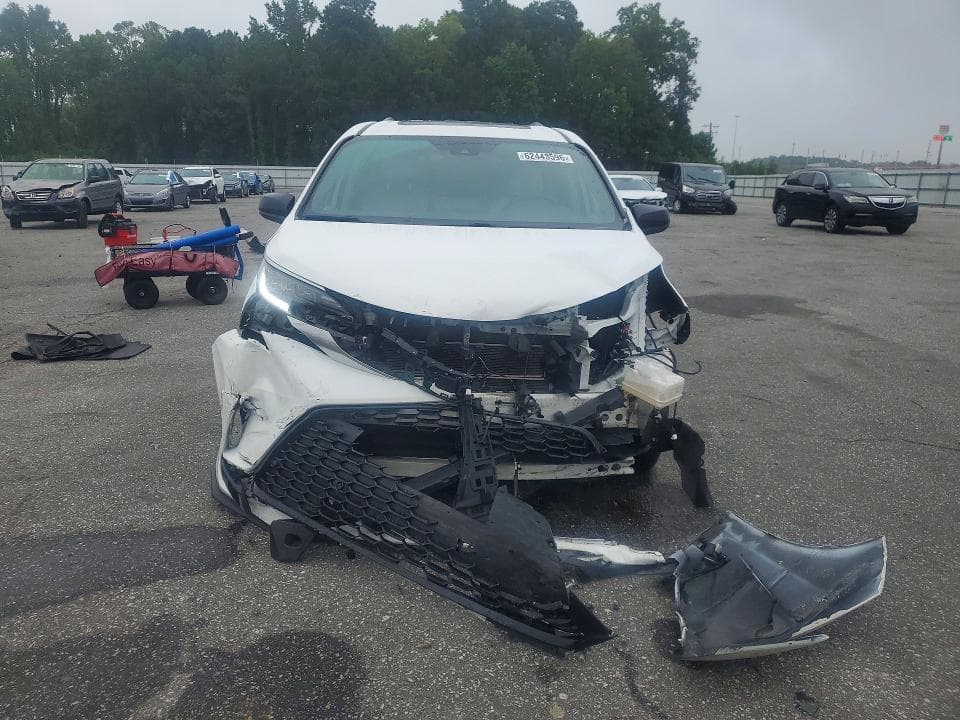 2023 TOYOTA SIENNA XSE 7-PASSENGER 5