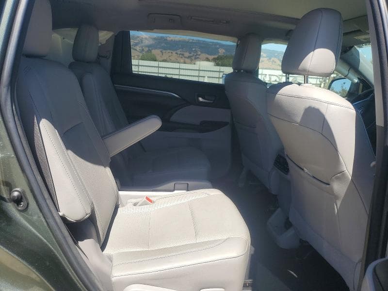 2018 TOYOTA HIGHLANDER 11