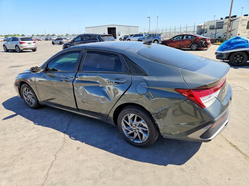 2024 HYUNDAI ELANTRA BLUE 2