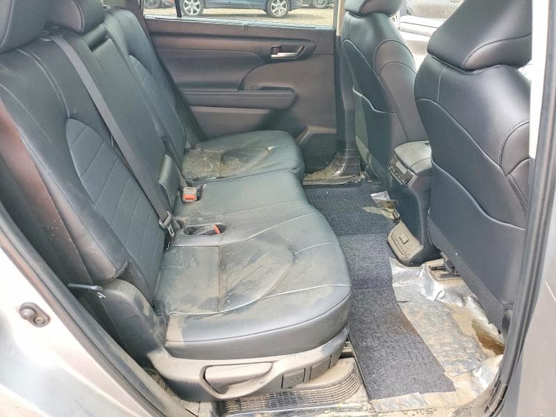 2025 TOYOTA HIGHLANDER HYBRID XLE 11