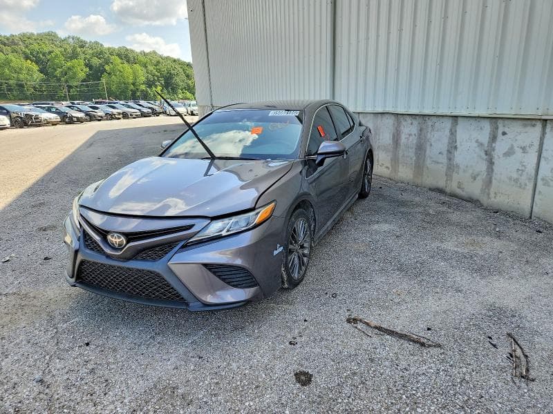 2020 TOYOTA CAMRY SE 9