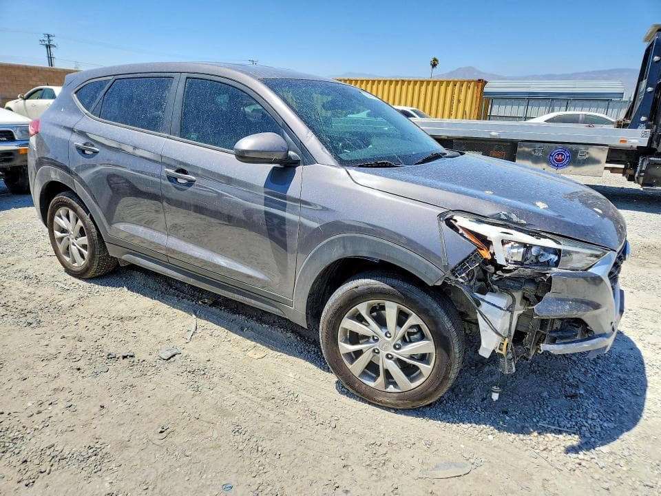 2020 HYUNDAI TUCSON SE 4