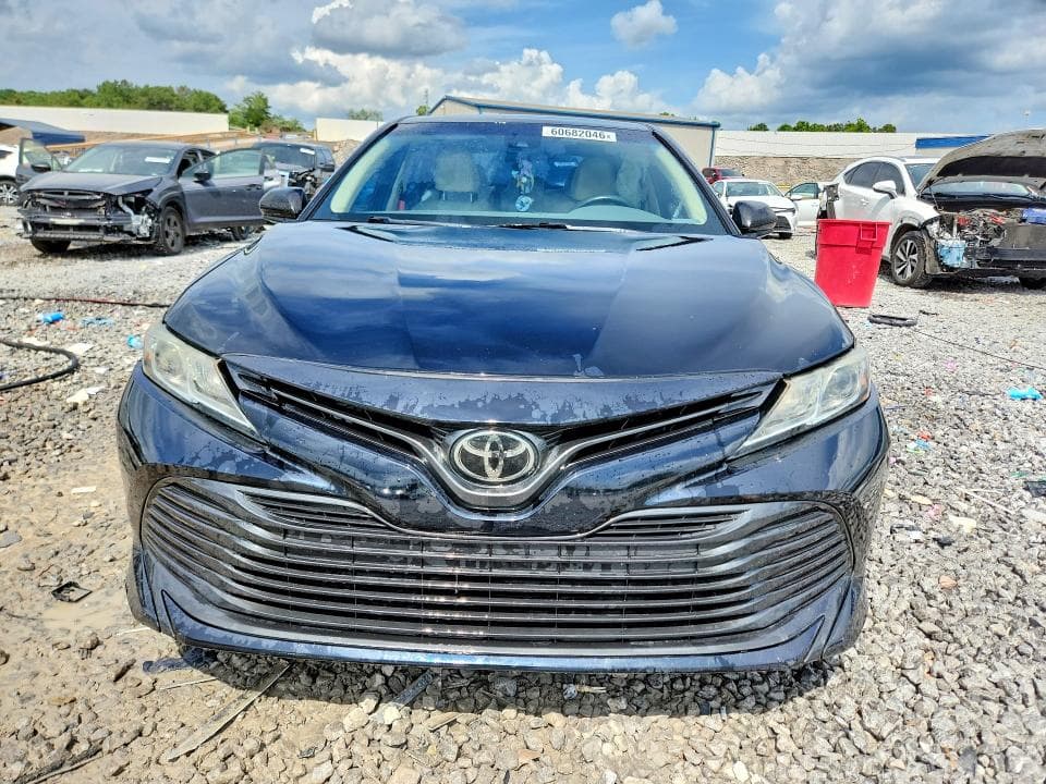2018 TOYOTA CAMRY LE 5
