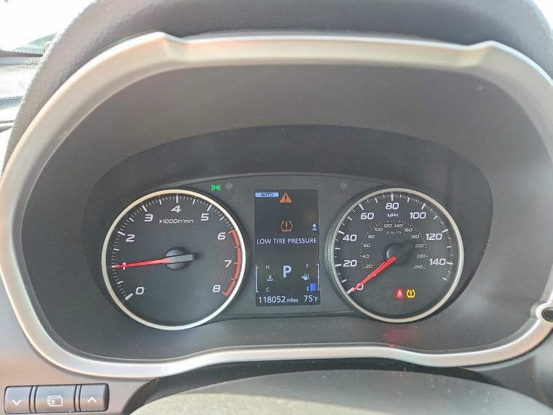 2019 MITSUBISHI ECLIPSE CROSS ES 9