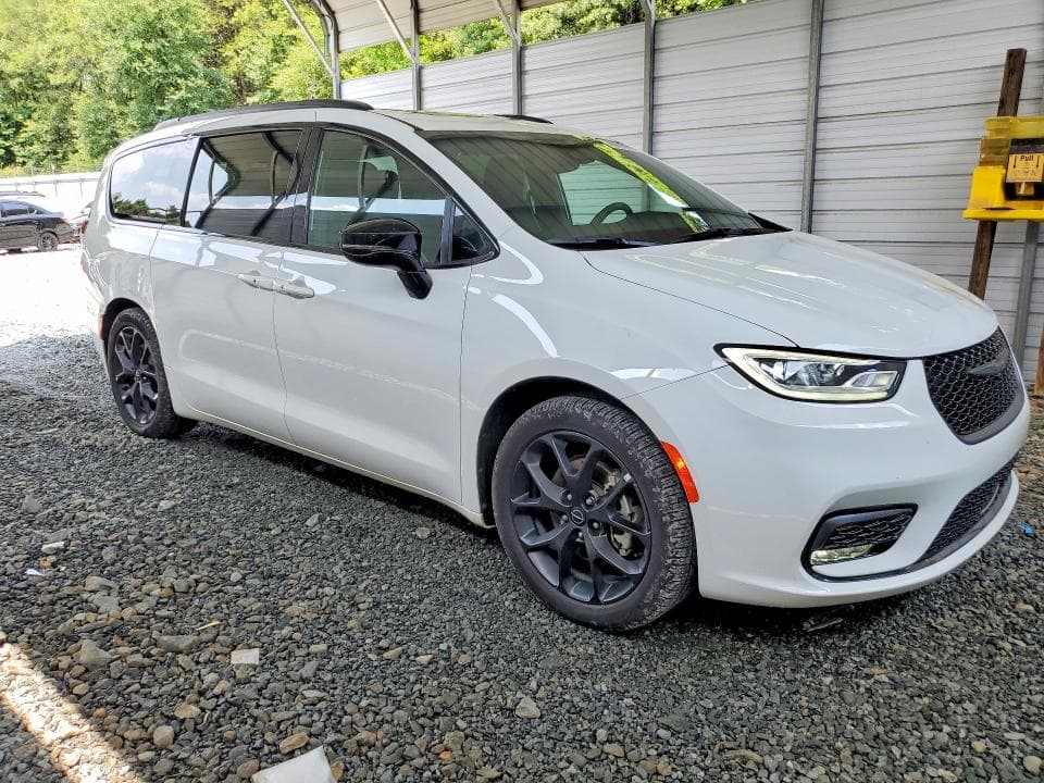 2026 CHRYSLER PACIFICA LIMITED 4