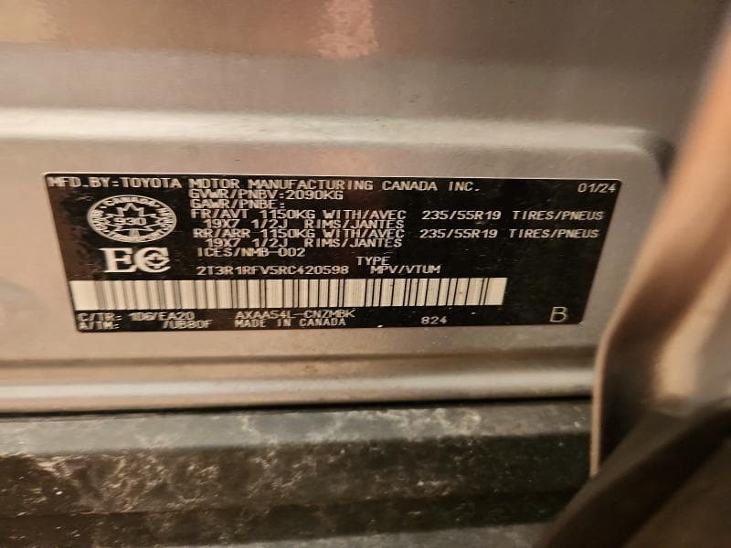 2024 TOYOTA RAV4 XLE 13