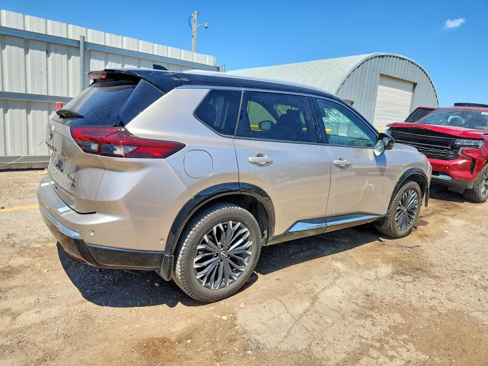 2024 NISSAN ROGUE PLATINUM 3