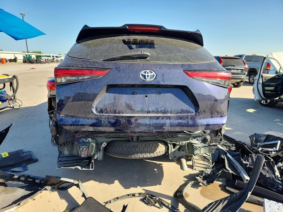 2023 TOYOTA HIGHLANDER LE 6