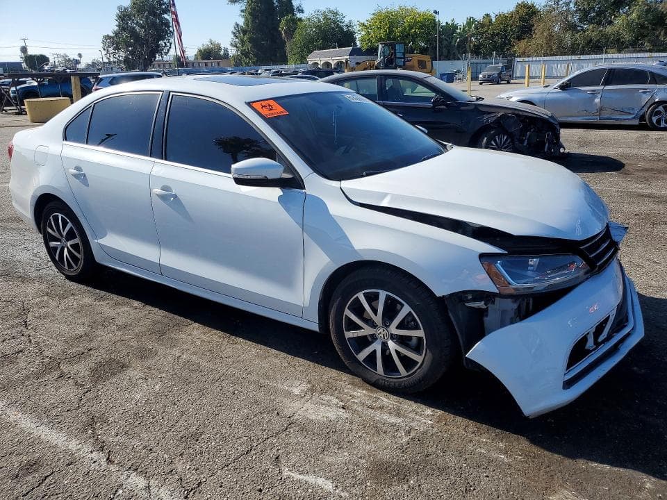 2017 VOLKSWAGEN JETTA SE 4