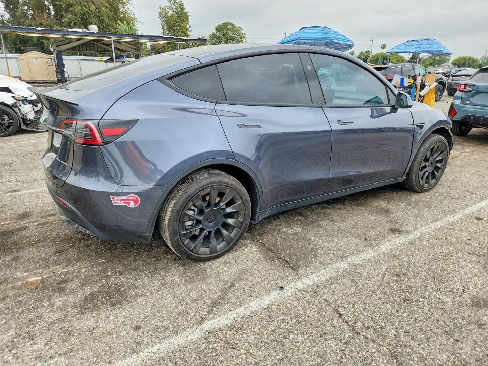 2023 TESLA MODEL Y 3