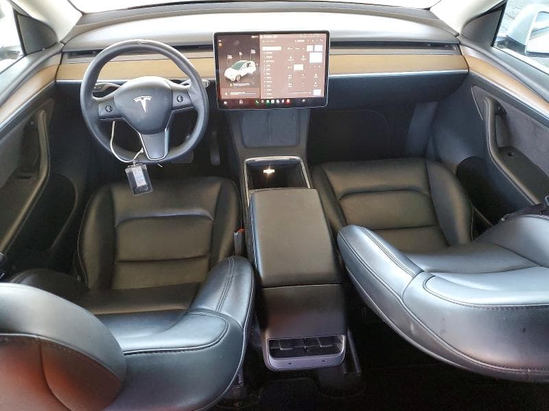 2023 TESLA MODEL Y 8