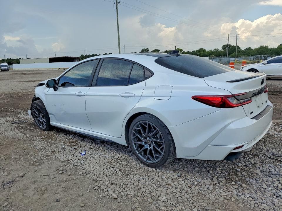 2025 TOYOTA CAMRY XSE 2