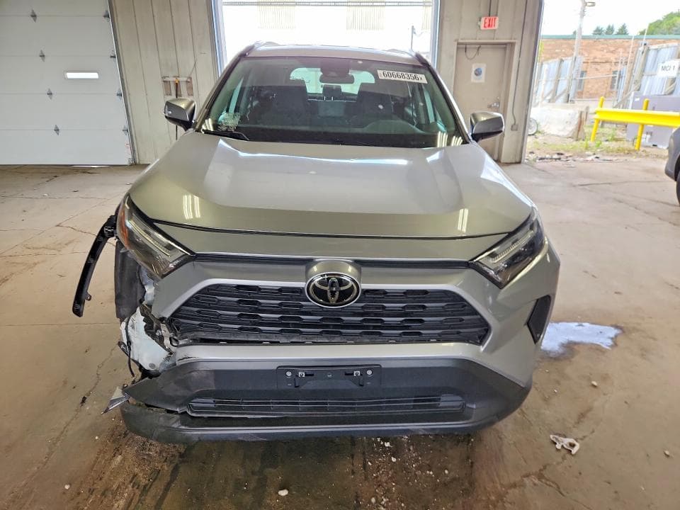 2024 TOYOTA RAV4 XLE 5