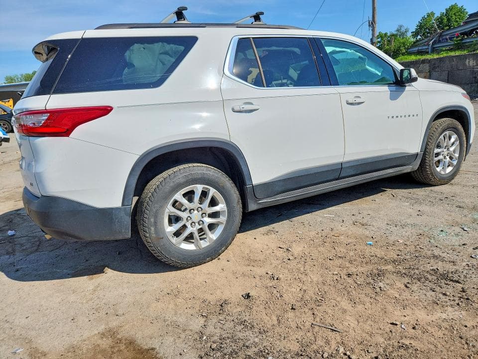 2021 CHEVROLET TRAVERSE LT 3