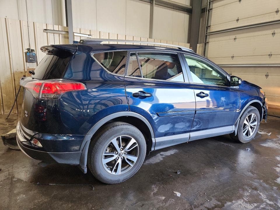 2018 TOYOTA RAV4 XLE 3